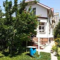 Продаю 3-х этажный дом, 2009 года постройки, в центре, в г.Бишкек