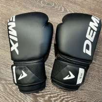 Боксерские перчатки, в Пскове