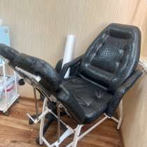 Кресло для мастера педикюра. Б/у в отличном состоянии, в Астрахани