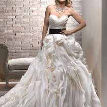 Продам стильное свадебное платье, в Москве