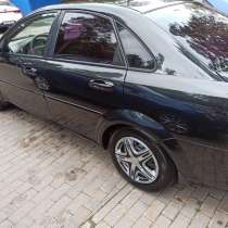 Автомобиль лачети, в Казани