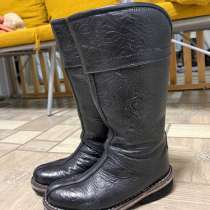 Продам новые монгольские сапоги, натуральный мех, натуральна, в Кызыле