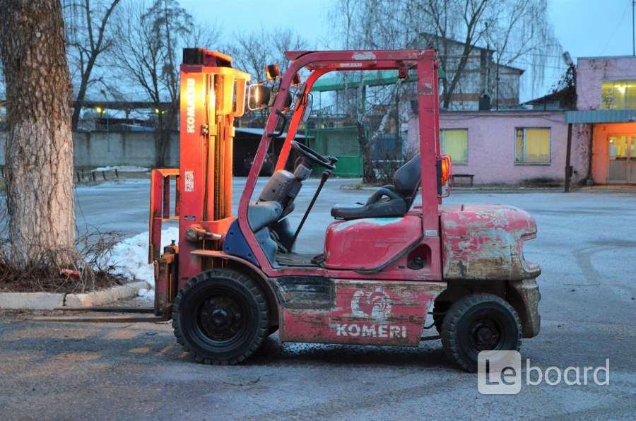 Погрузчики москва и московская область. Погрузчик Komatsu fg20. Комацу FG 20c -14 погрузчик. Komatsu EG 15 DS. Русский масштаб вилочные погрузчики бу.